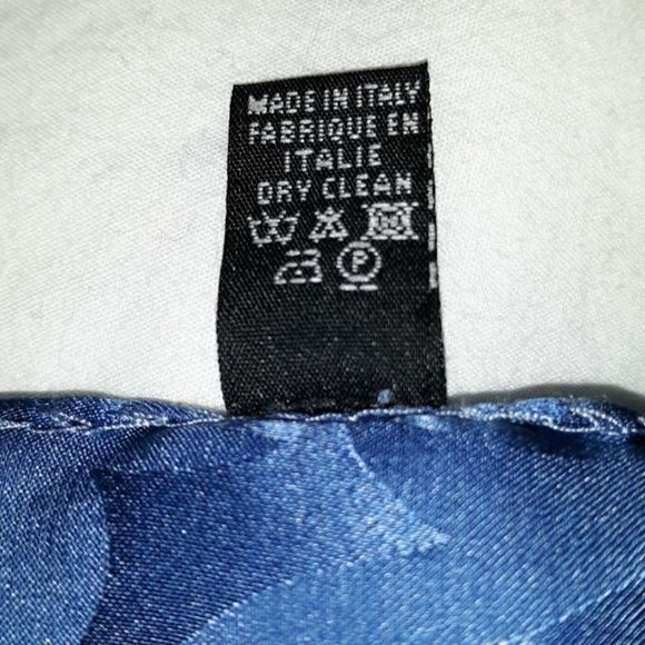 Masqerade A Venice Italy‎ Silk Scarf Hand Rolled - Picture 8 of 8